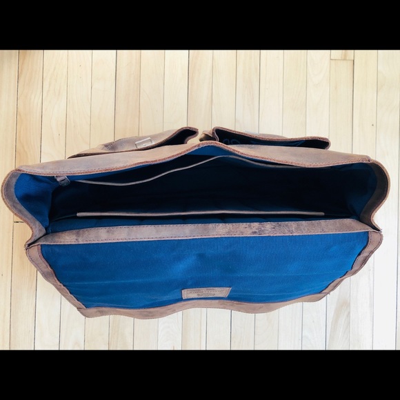 Handcrafted leather briefcase - Picture 5 of 9